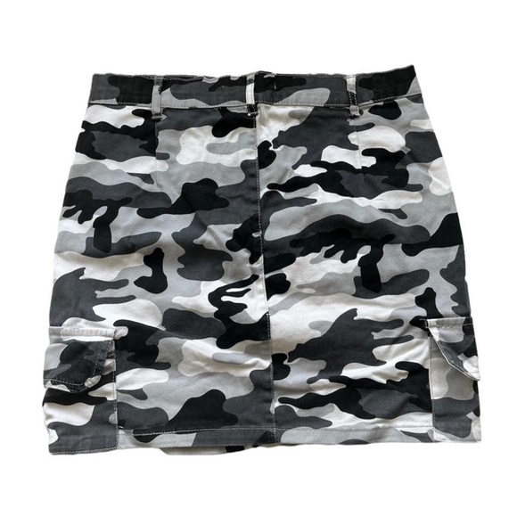 Grey Camo Cargo Mini Skirt - Picture 5 of 6